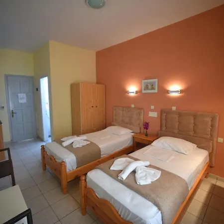 Anaxos Bay Rooms & Apartments Exterior photo