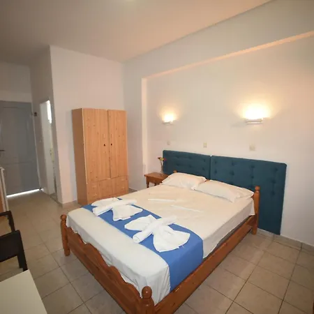 Anaxos Bay Rooms & Apartments Exterior photo